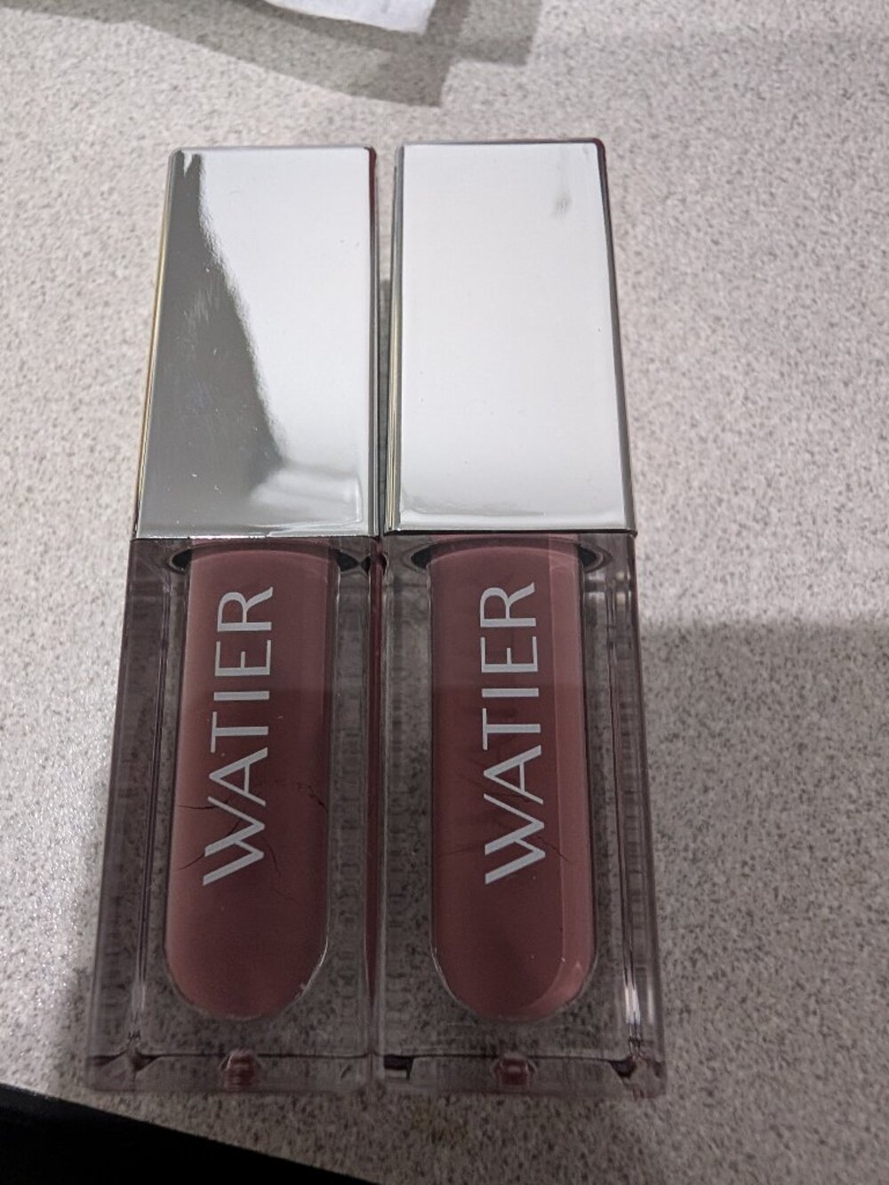 Lise watier supreme vinyl lip lacquer lipstick lip color